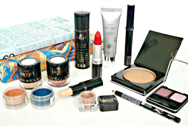 Kit de maquiagem com cosméticos orgânicos e veganos